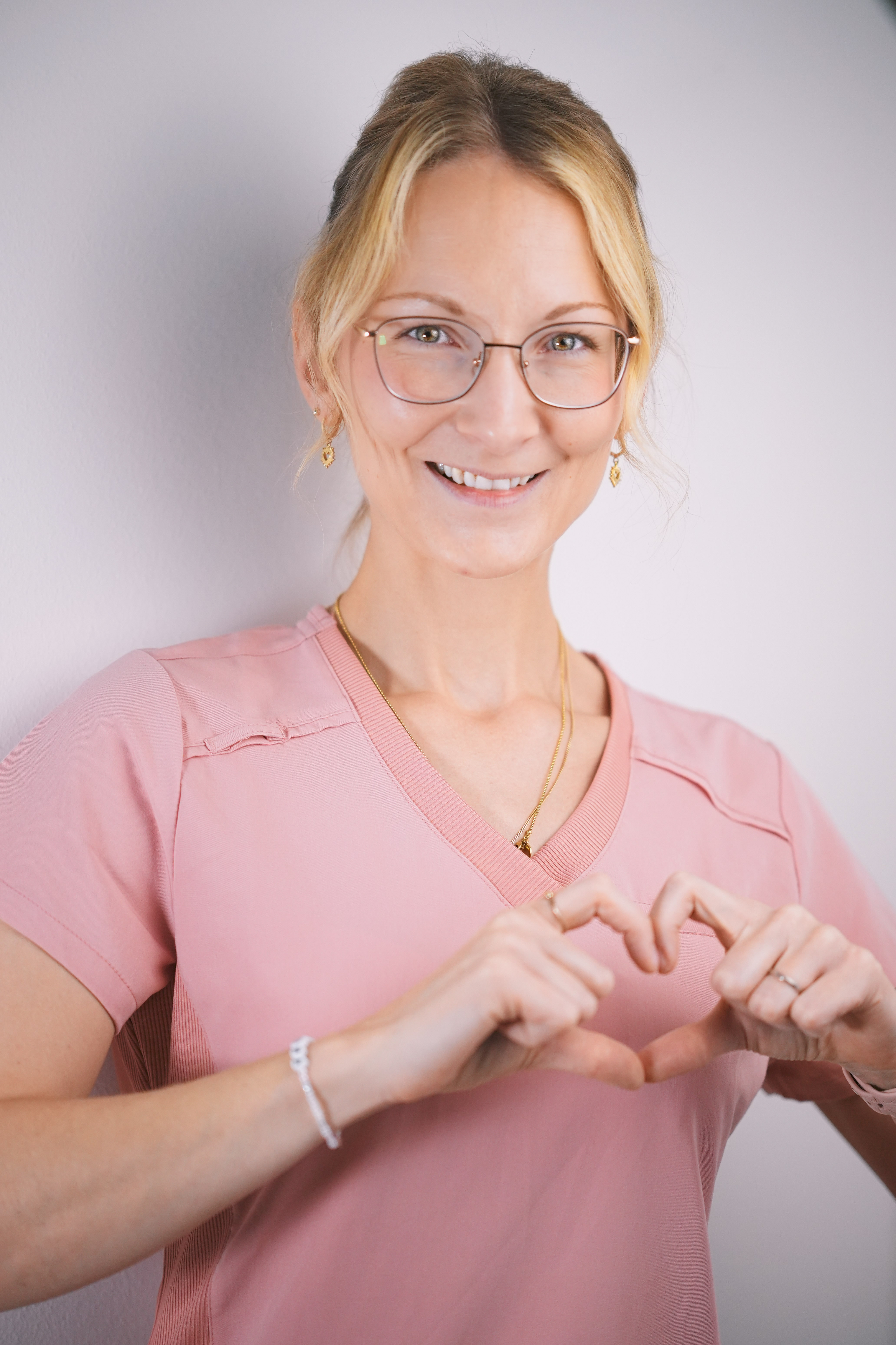 Portrait von Verena Grahofer, diplomierte Gesundheits- und Krankenpflegerin